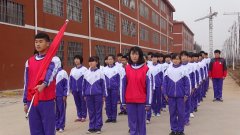 高一二班出旗